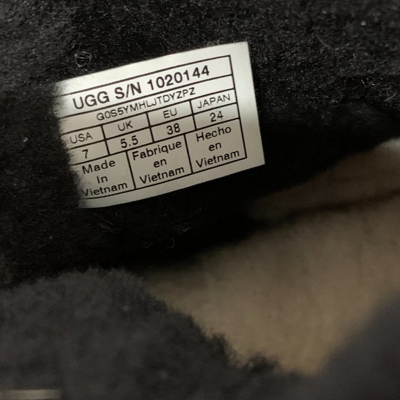 UGG Naiyah Suede Booties Black Womens Size 7 Shearling - Picture 10 of 13